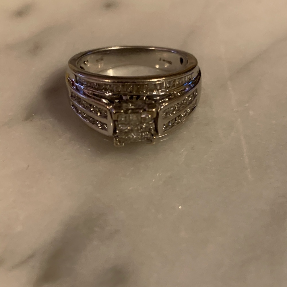 heavy Diamond engagement ring 14k white gold
